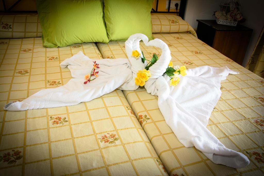 Hostal Malia كونيل ذي لا فرونتيرا المظهر الخارجي الصورة