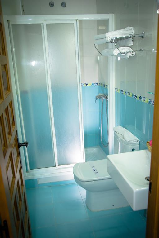 Hostal Malia كونيل ذي لا فرونتيرا المظهر الخارجي الصورة