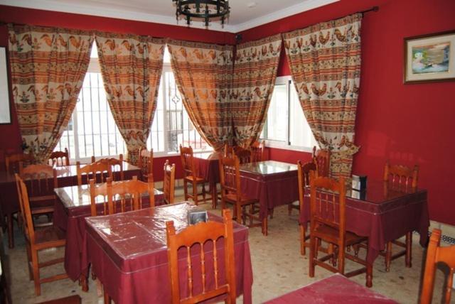Hostal Malia كونيل ذي لا فرونتيرا المظهر الخارجي الصورة